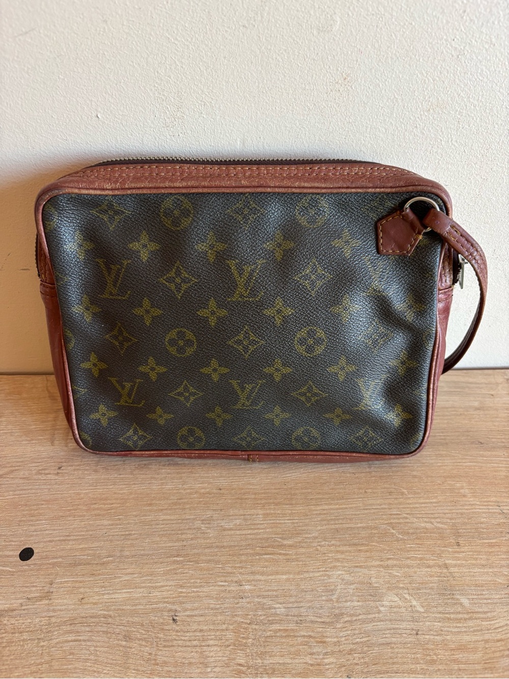 Authentic Louis Vuitton monogram clutch wristlet